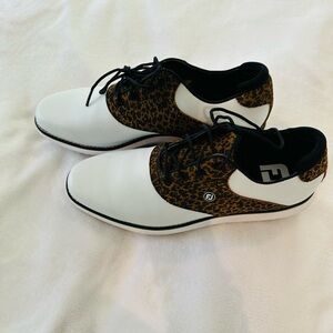 Footjoy - women’s 9.5 - traditions white and leopard golf shoes - never worn